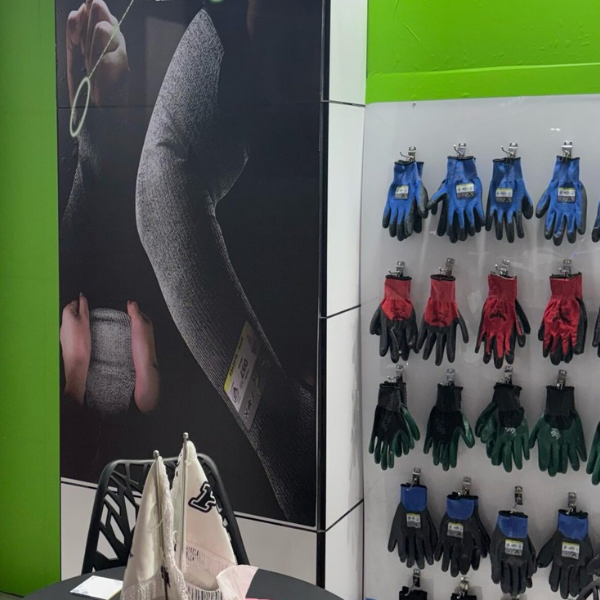 نمابشگاه دستکش پایاپوشش اسپادانا